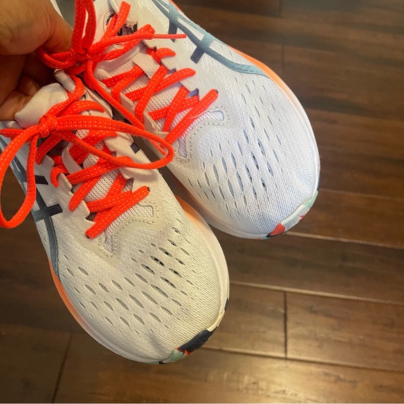 Asics Novablast 2 Womens 9 Shoes White Running Sneaker Gym Athletic 1012B152 - Picture 11 of 13